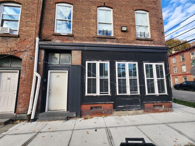 Foto del edificio - 57 Carpenter Ave