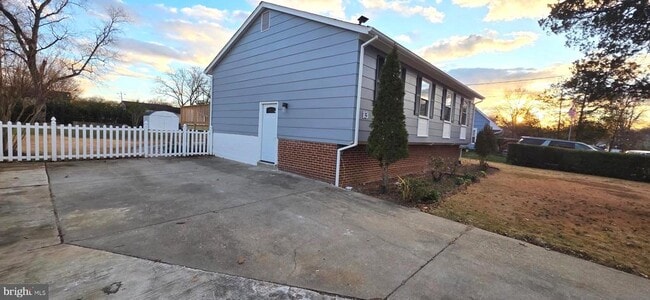 Foto del edificio - 4813 Lawrence St