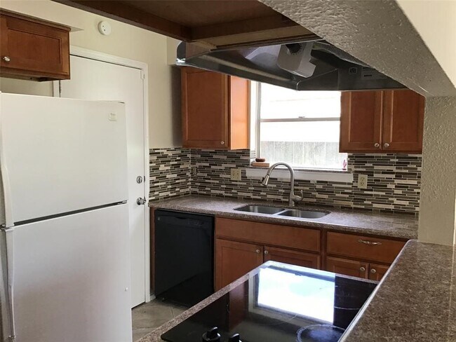 Foto del edificio - 13722 Wickersham Ln