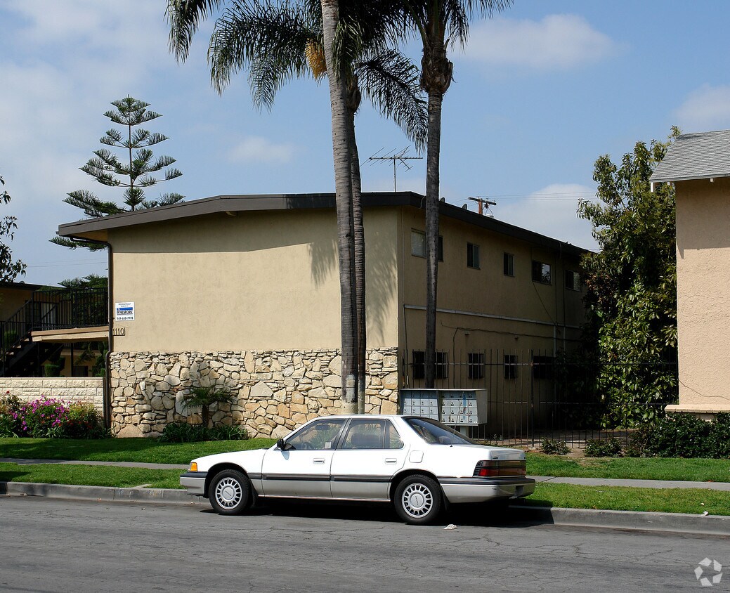 Building Photo - 1110 S Pacific Ave