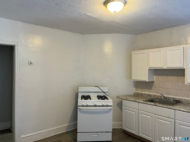 Foto del edificio - 252 Sisson Ave