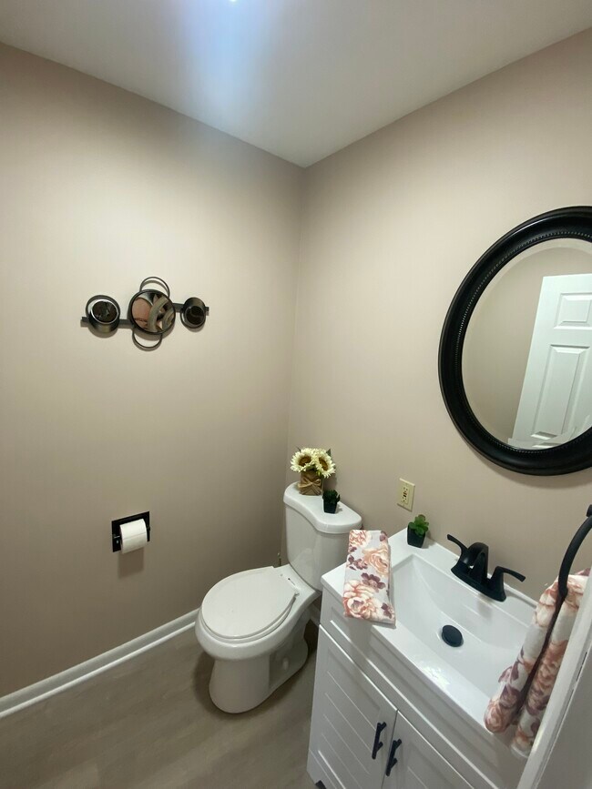 Powder Room - 164 S 7th St