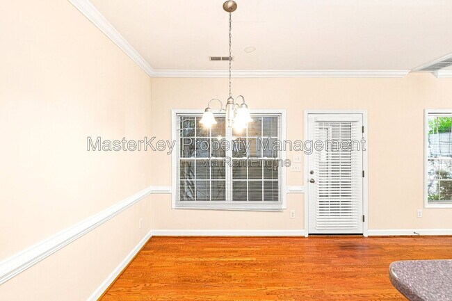 Foto del edificio - 725 Keystone Park Dr