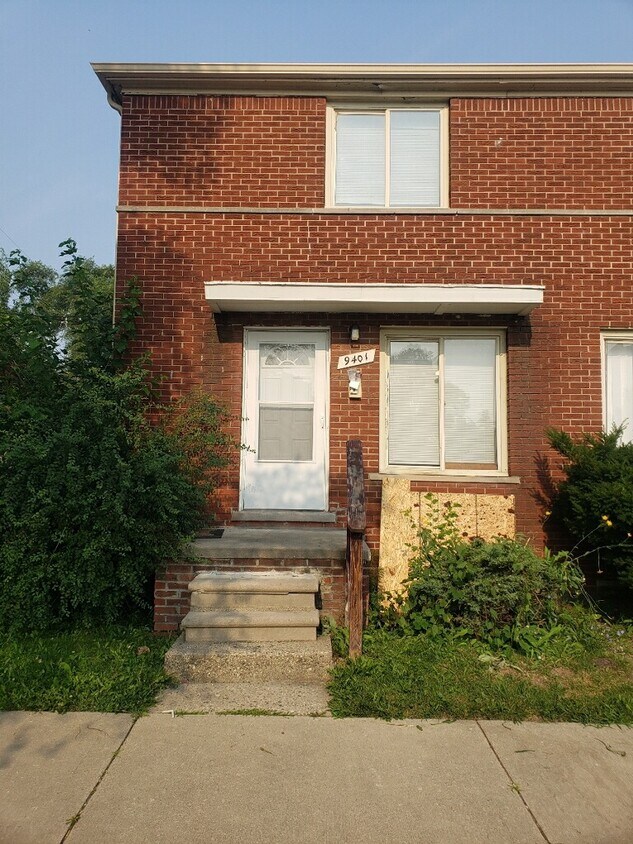 Foto principal - 9401 Burt Rd