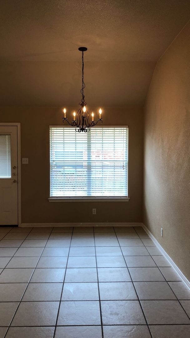 Foto del edificio - 5010 Heather Ln
