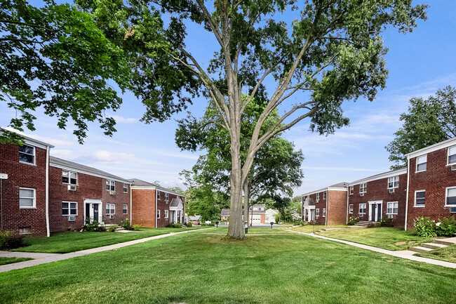 Building Photo - Matawan Court Apartments