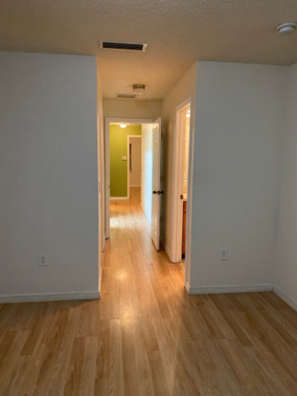 Foto del edificio - 8550 Argyle Business Loop