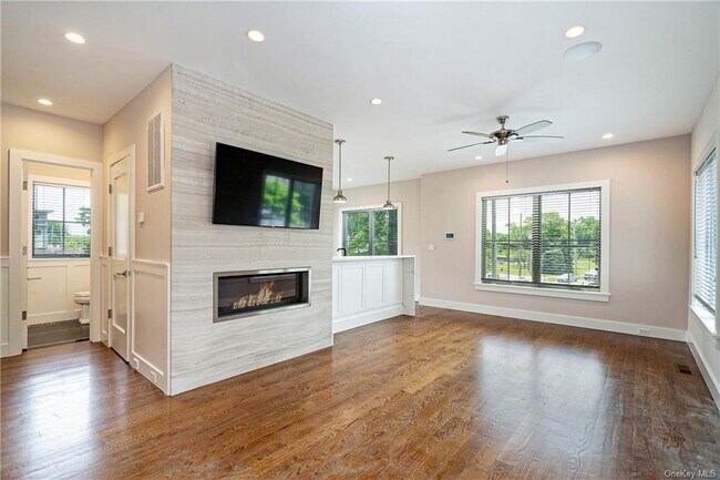 Foto del edificio - 620 E Boston Post Rd