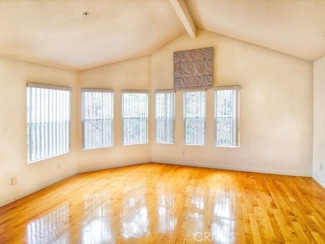 Foto del edificio - 968 C. Amable