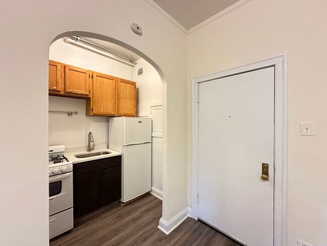 Foto del edificio - 2536 N Sawyer Ave