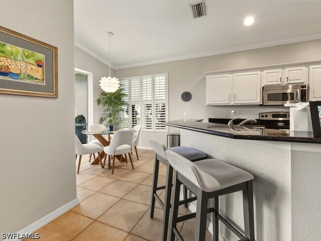 Building Photo - 10000 Isola Way