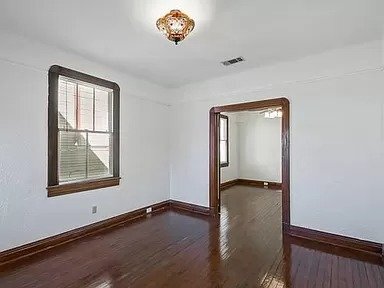 Foto del edificio - For Rent