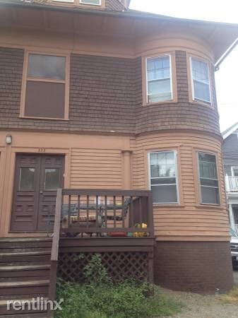 Building Photo - 232 Brown St