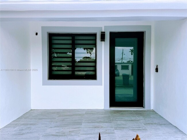 Foto del edificio - 240 SW 55th Ave