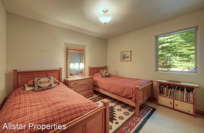 Building Photo - 3 br, 2 bath House - 500 4th Ave N