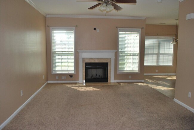 Foto del edificio - 1064 Jouett Creek Dr