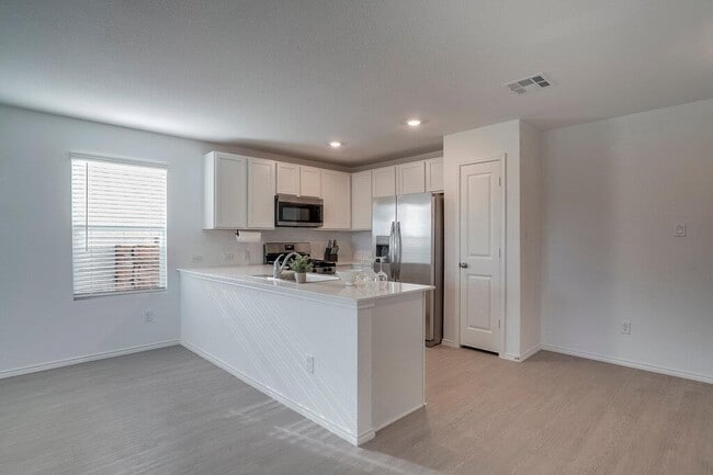Building Photo - 321 Keefer