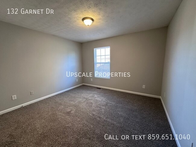 Foto del edificio - 132 Garnet Dr