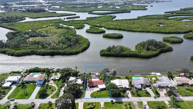 Foto del edificio - 778 Nassau Rd