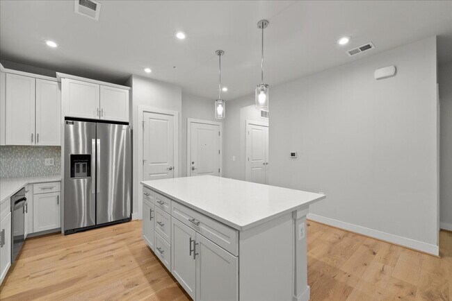 Foto del edificio - 2320 Field Point Rd