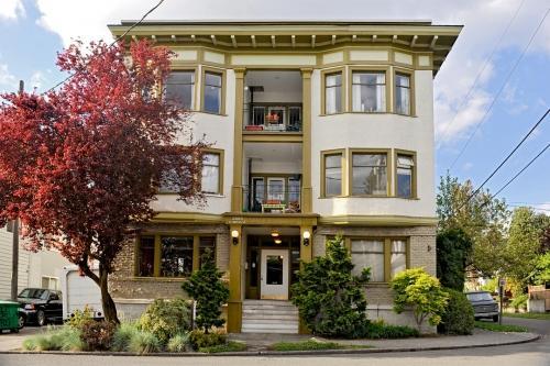 Primary Photo - 1 bedroom in Seattle WA 98102
