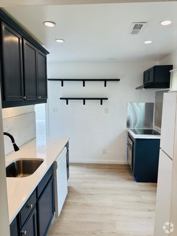 Building Photo - 1520 Meyer
