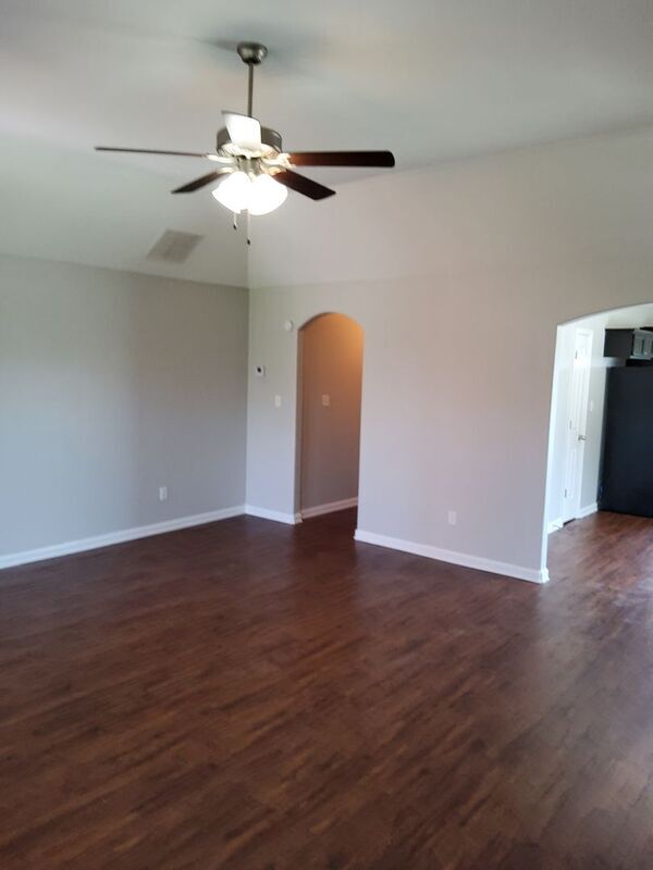 Foto del edificio - 1262 River Wood Creek W