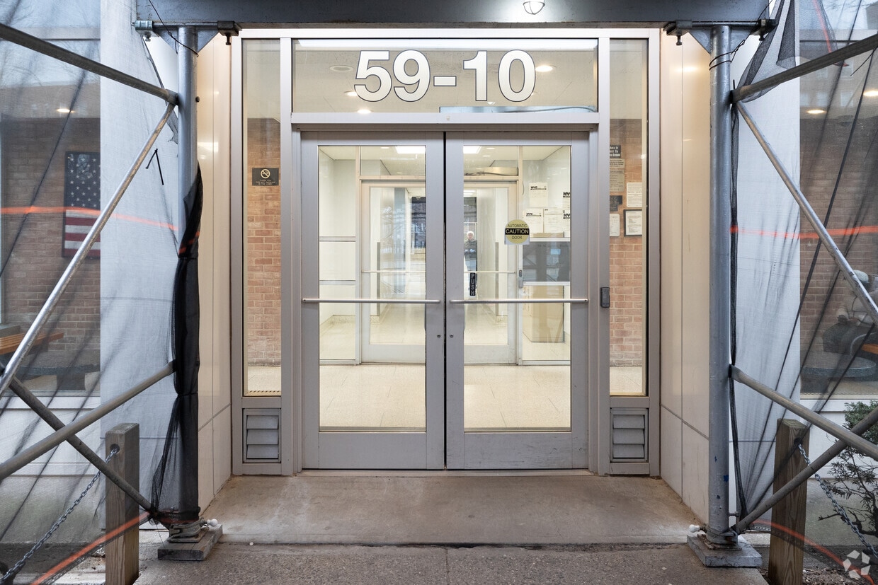 Entrance - 59-10 Queens Boulevard