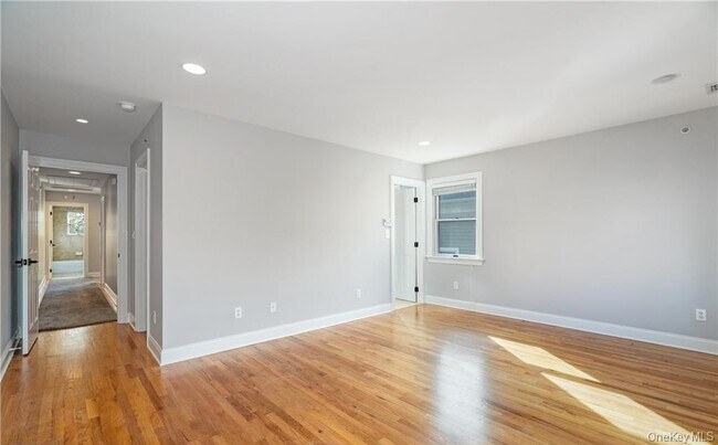 Foto del edificio - 186 Woodside Ave