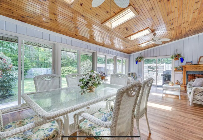 Building Photo - 35 Snowberry Rd