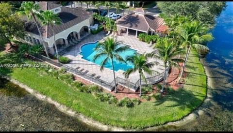 Foto del edificio - 2574 Centergate Dr