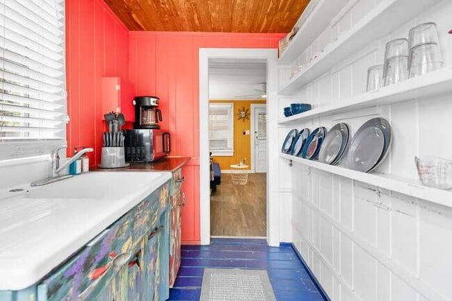 Building Photo - Mermaid Downstairs