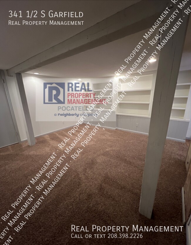 Building Photo - 341 1/2 S Garfield-