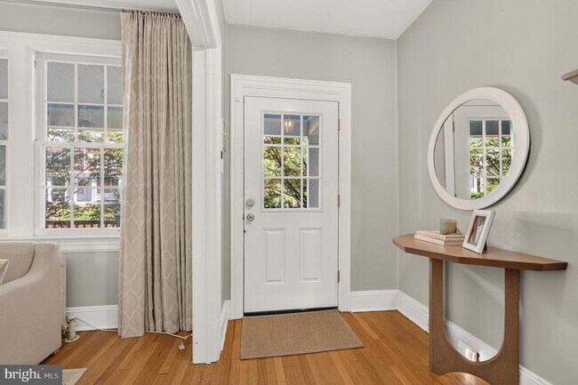 Foto del edificio - 3822 Beecher St NW
