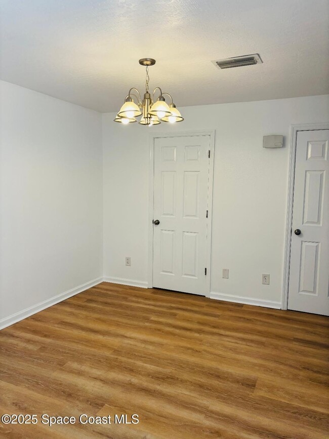 Building Photo - 3915 Vista Oaks Cir NE