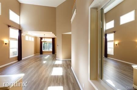 Primary Photo - 32 Oakhurst Rd