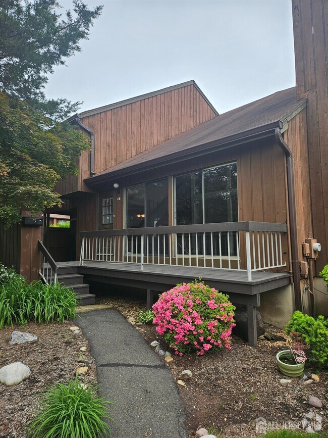 Building Photo - 498 Auten Rd