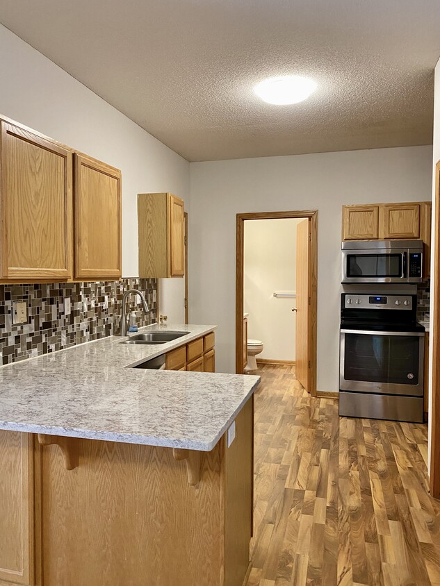 Foto principal - 655 Roundhouse St