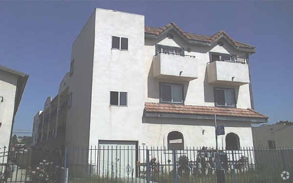 Foto del edificio - 3245 Andrita St