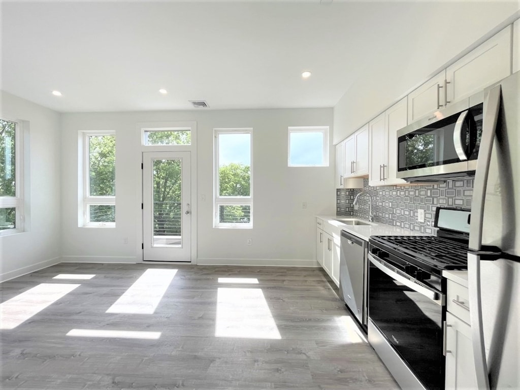 Primary Photo - 302 Broadway
