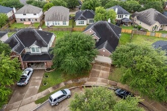 Building Photo - 7519 Chathan Glen Ln