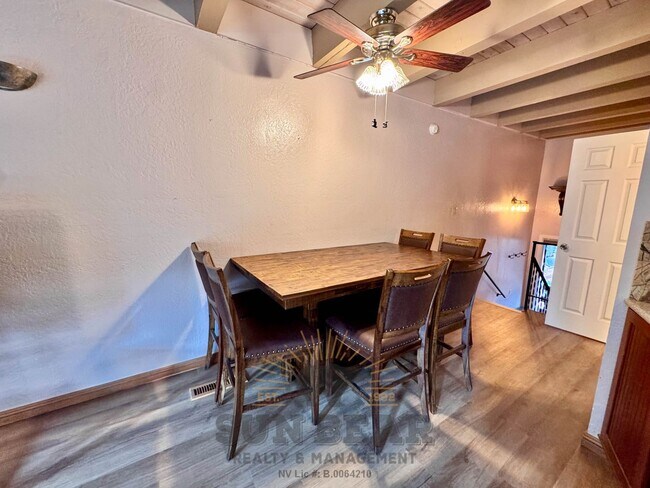 Foto del edificio - 3 Bedroom in Central Location in Incline! - Dog upon Approval!