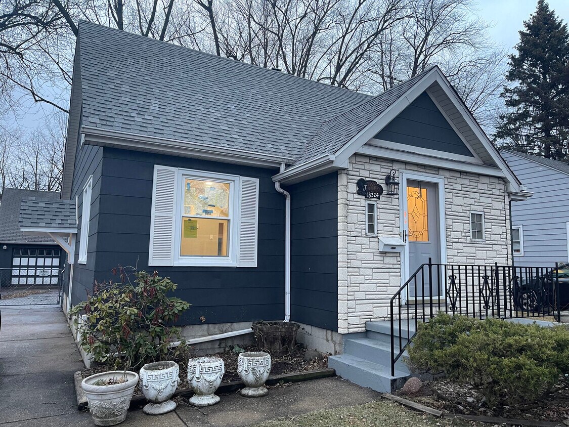 18324 Oakwood Ave, Lansing, IL 60438 House Rental in Lansing, IL