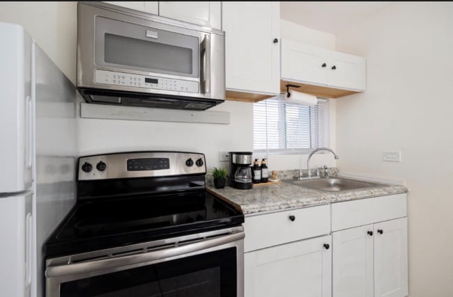 Foto del edificio - 4344 Keeler Ave