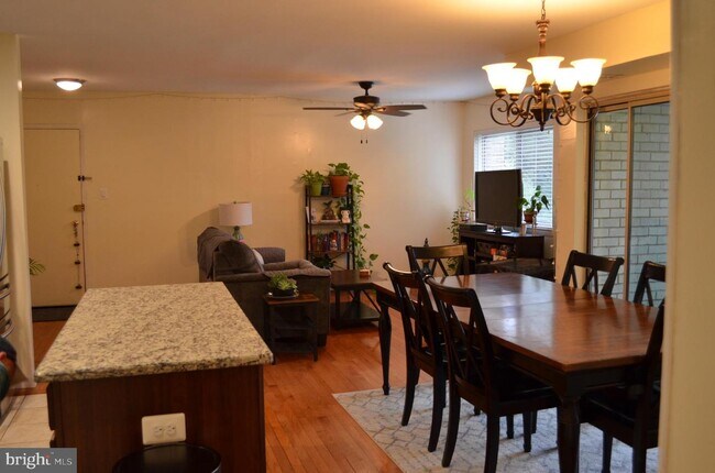 Building Photo - 12301 Braxfield Ct