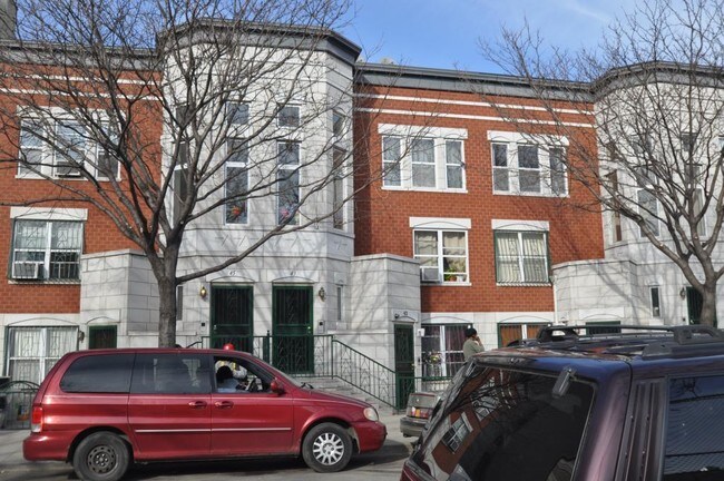 Building Photo - 43 W 118th St