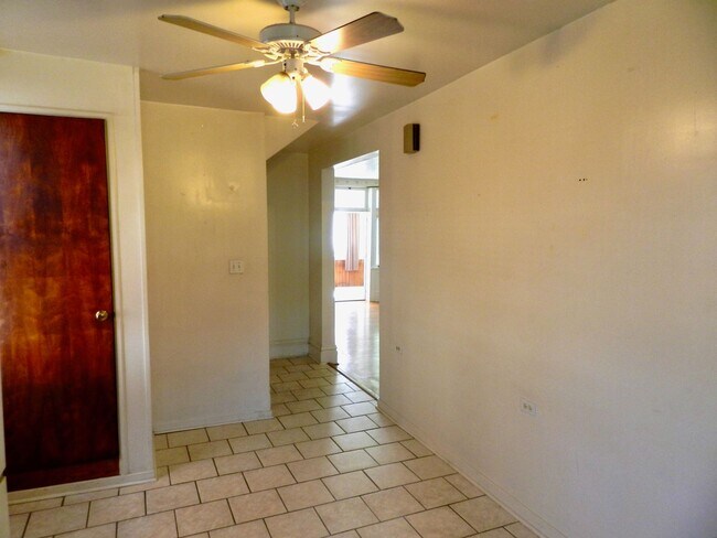 Foto del edificio - *** Amazing Shadyside Apartment * Walk to everything * Pet Friendly * Duplex Style Apartment * Lu...