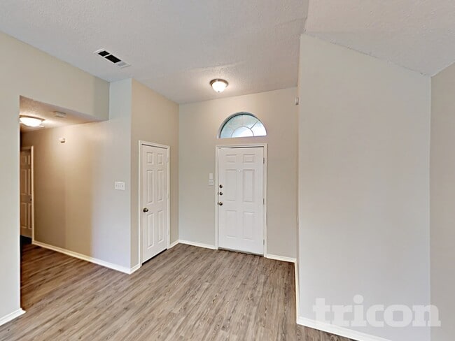 Foto del edificio - 1508 Manitoba Ln