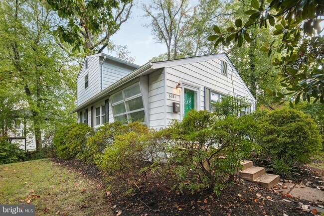 Foto del edificio - 6381 Lakewood Dr
