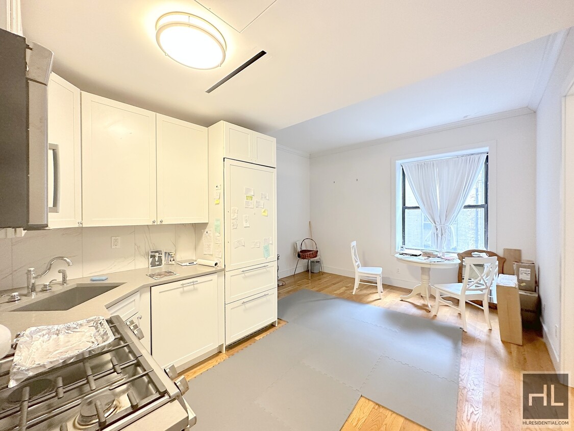 Foto principal - Newly Renovated 1 bedroom with Laundry in ...